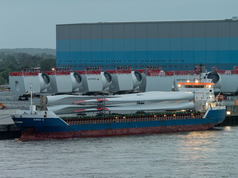 GUNDA G. 220618