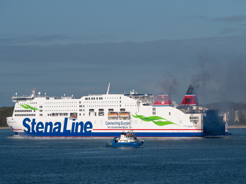 Schwedenfähre STENA SCANDINAVICA einlaufend