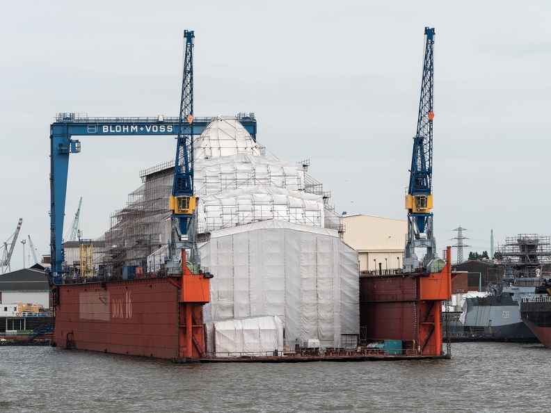 Mystery Ship (Yacht Shackleton) bei BLOHM & VOSS Dock 16