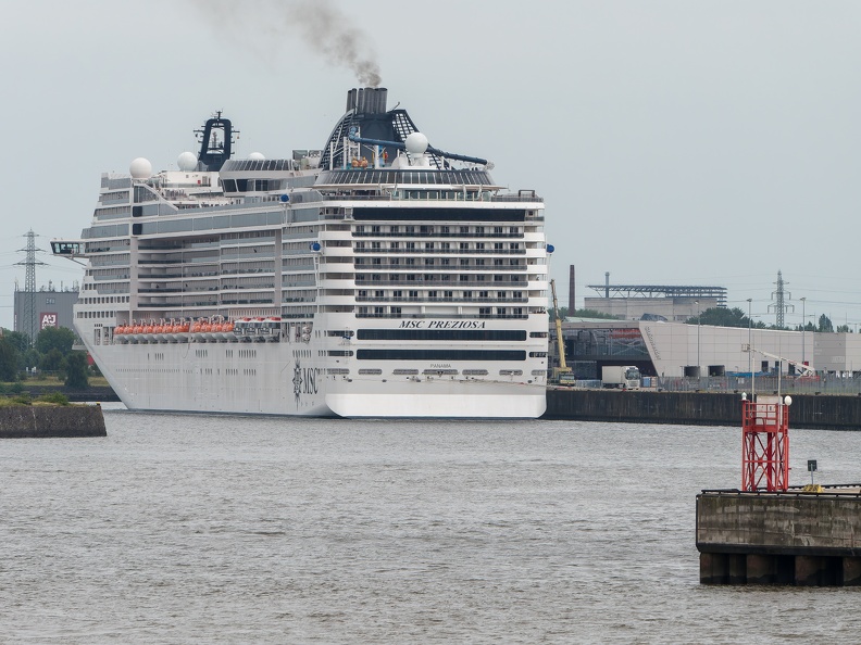 Hamburg - MSC PREZIOSA am Terminal Steinwerder