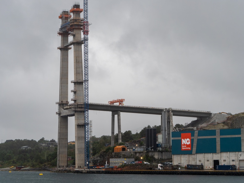 Auslaufen Bergen - Neue Sotrabrücke
